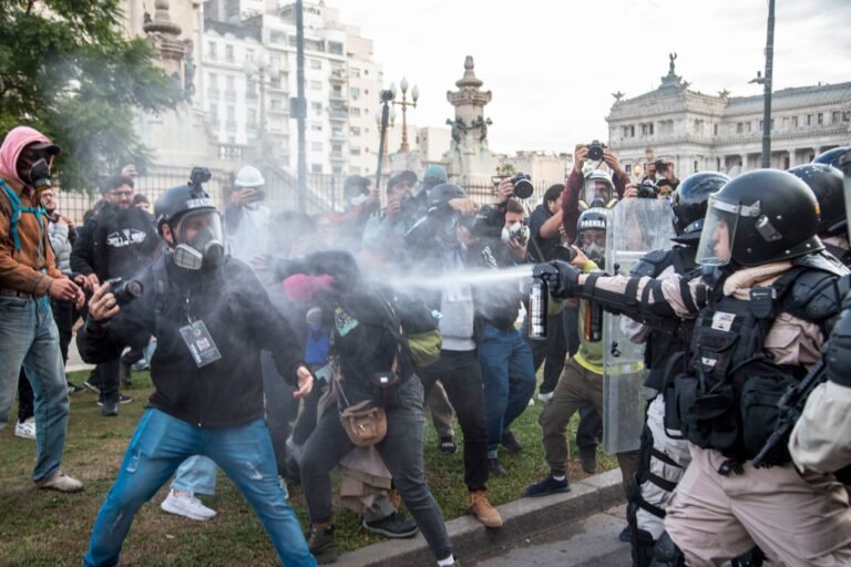 22-represion