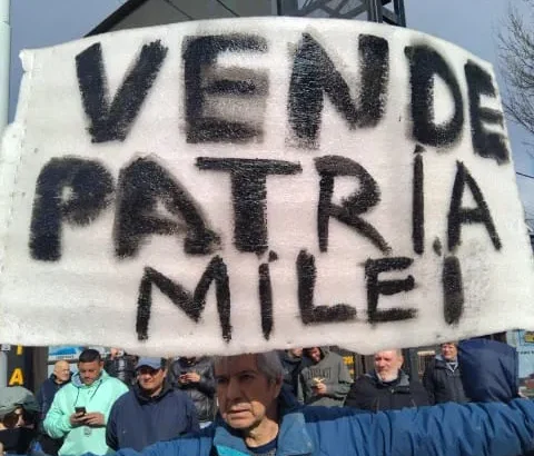 milei vendepatria